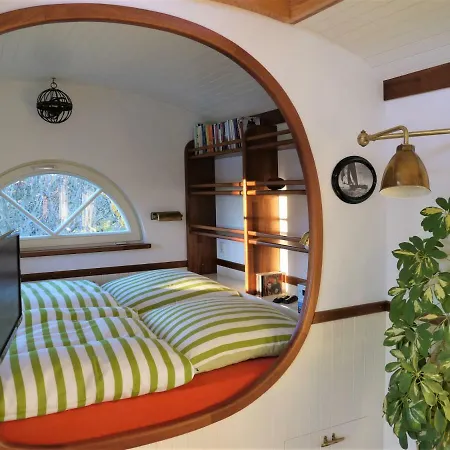 Kapitanshaus Zirkuswagen Am See Prázdninový dům *